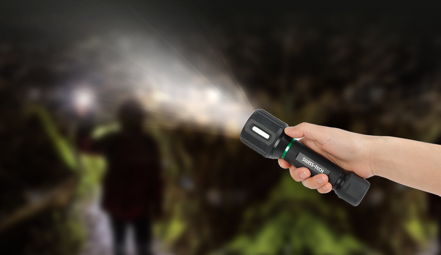 Scruffs Swiss-Tech Dual Power Rechargeable LED Flashlight - 400 Lumens - 3 x AAA or 18650 Battery