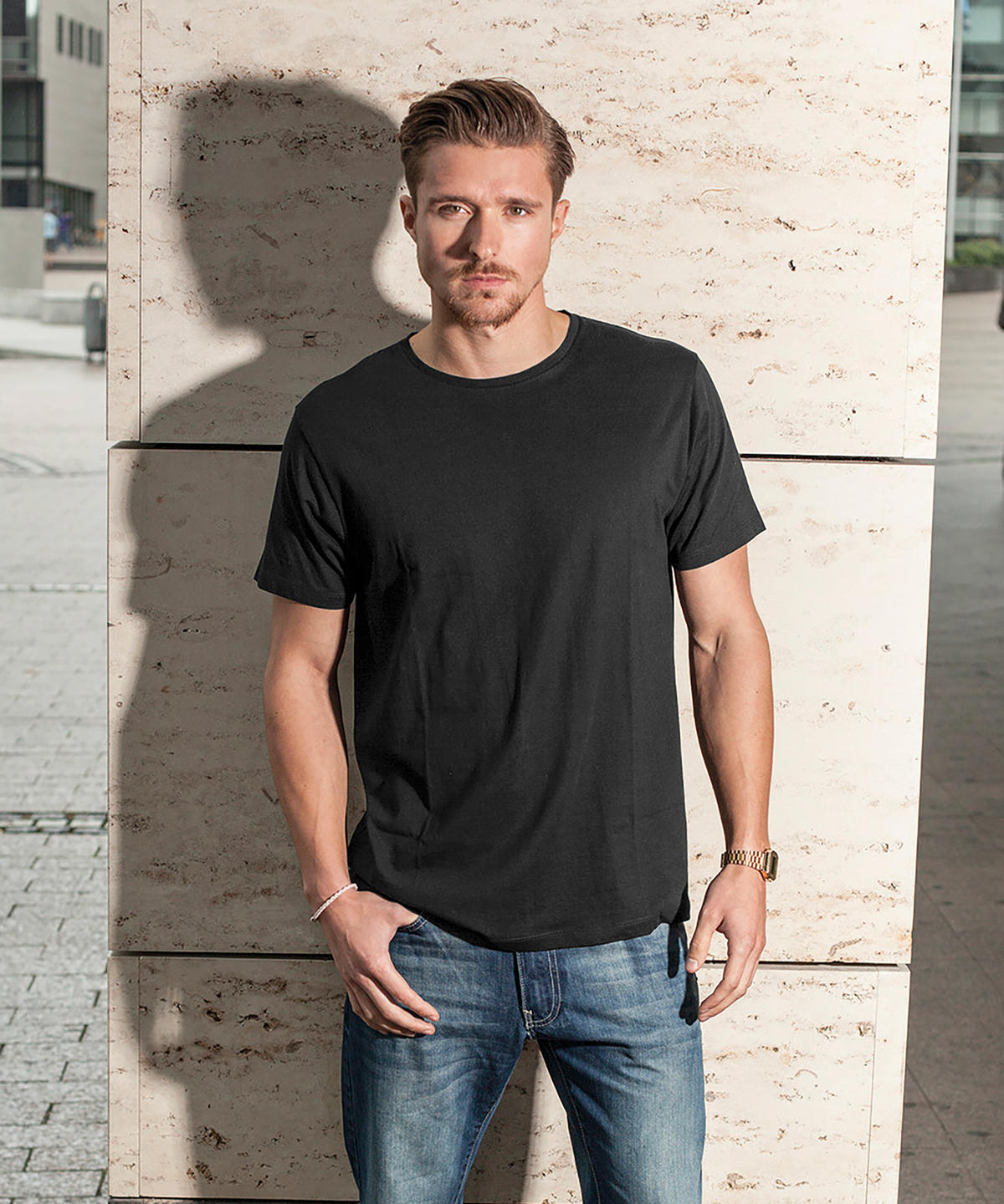 Build Your Brand Light T-Shirt Round-Neck