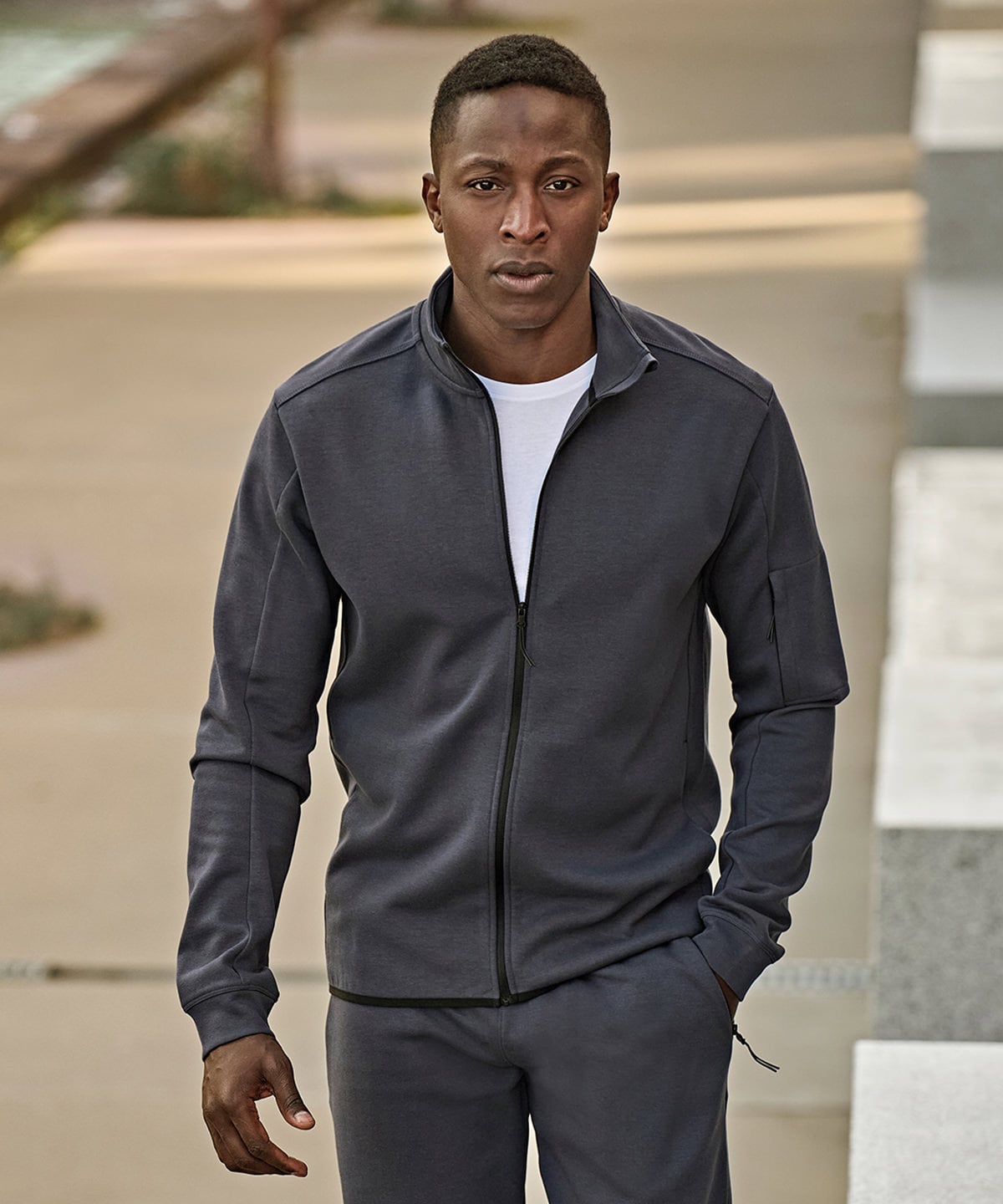 Tee Jays TJ066 Athletic Full-Zip Sweatshirt (5704)